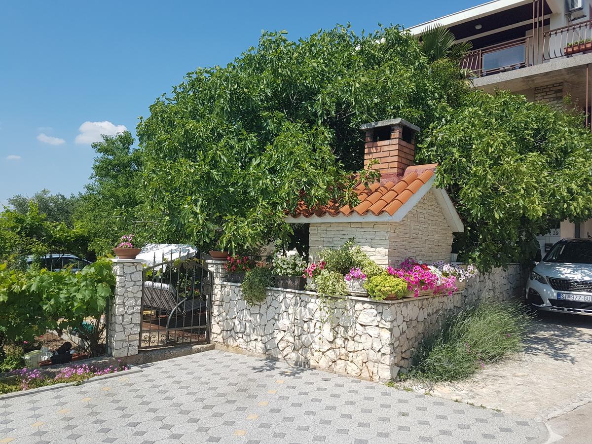 Apartment Adis Sibenik Exterior photo